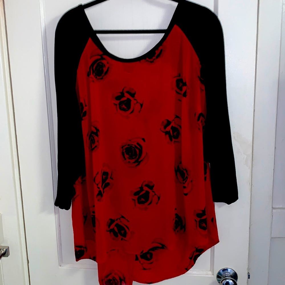 COPY - Woman’s Raglan Top by Torrid Size 3